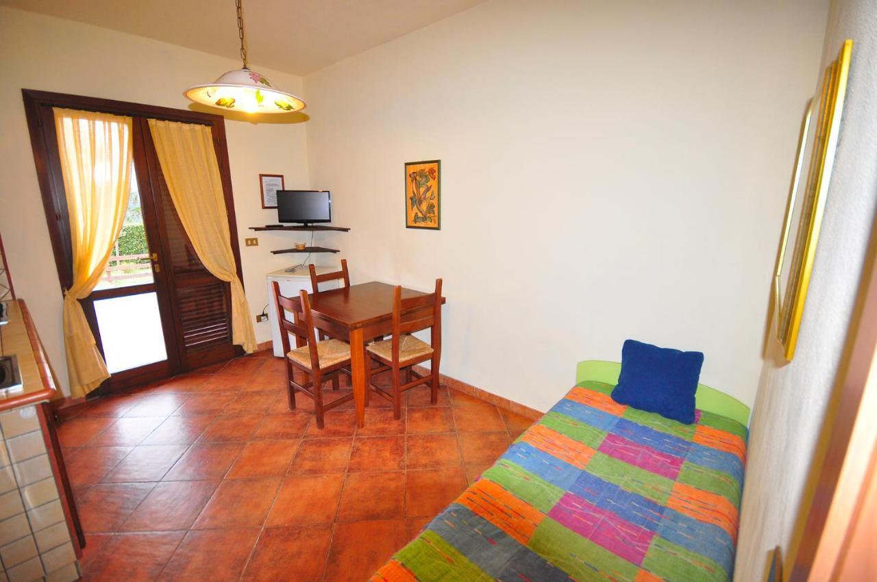 Erba Di Campo Residence Quercianella Bagian luar foto